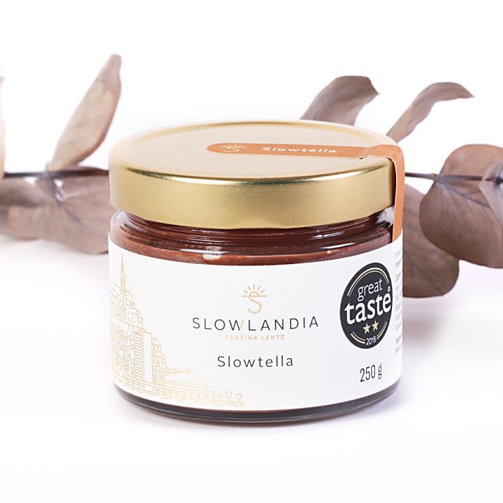 Slowtella - orechové maslo z lieskovcov a kaka